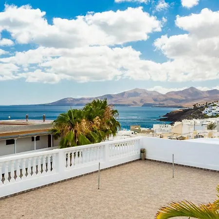 Horizon Apartments Colinas Del Sol, Terraza Con Vistas Al Mar Y Piscina Compartida Apartment Puerto del Carmen (Lanzarote)